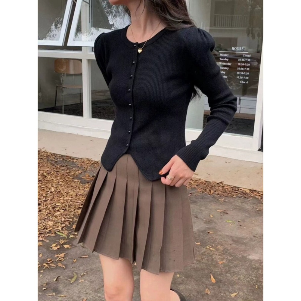 春。法式甜美氣質 修身收腰顯瘦 圓領短款單排扣下擺開叉泡泡袖長袖細針織毛衣上衣-Euphoria Store-規格圖6