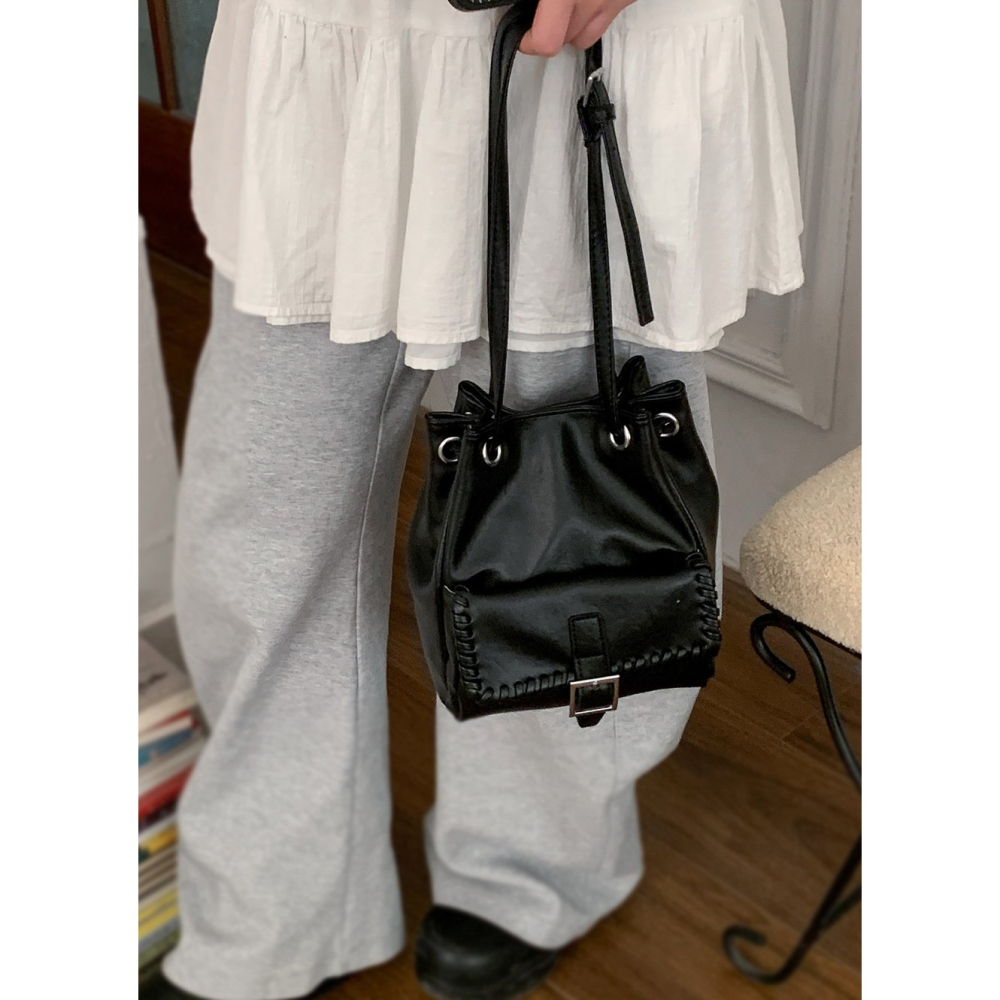 春。韓版甜美小姐姐 減齡百搭軟皮編織大容量單肩斜背水桶包-Euphoria Store-細節圖4