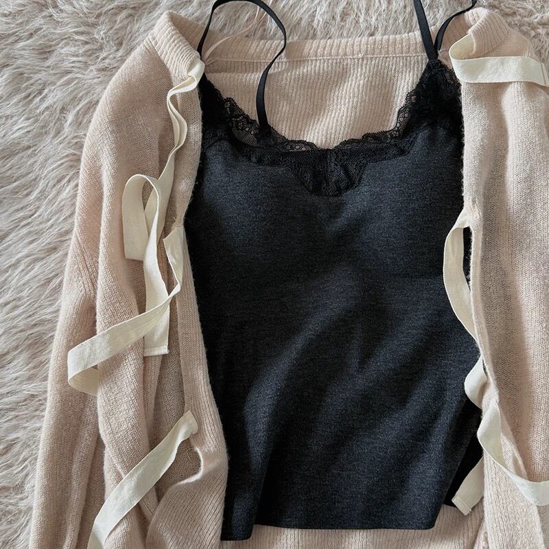 春。法式甜蜜 雲朵舒芙蕾 微磨毛蕾絲滾邊一體式胸墊細肩帶背心上衣-Euphoria Store-細節圖2