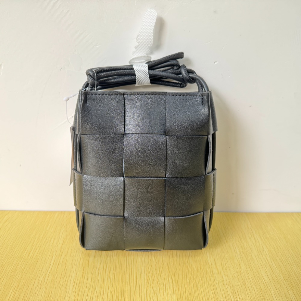 四季。數量少少 日本帶回 簡約編織單肩斜背小方包手機包-Euphoria Store-規格圖10