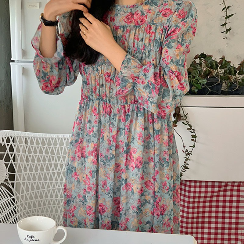 早春。韓chic甜美小碎花 圓領褶皺設計感 寬鬆長款泡泡收袖連身裙洋裝-Euphoria Store-細節圖3