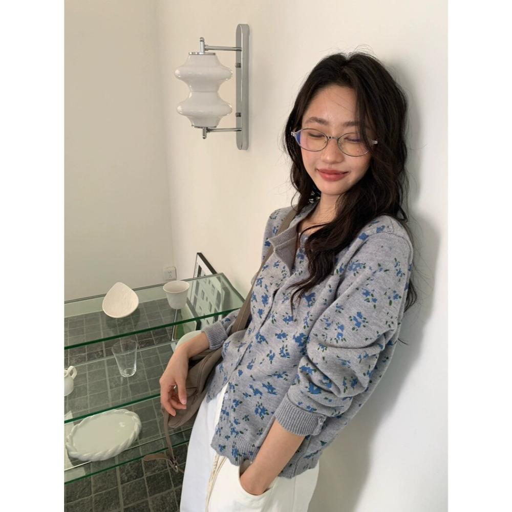 春。法式街古氣質 清新減齡小碎花 單排扣圓領親膚細針織外套上-Euphoria Store-細節圖6