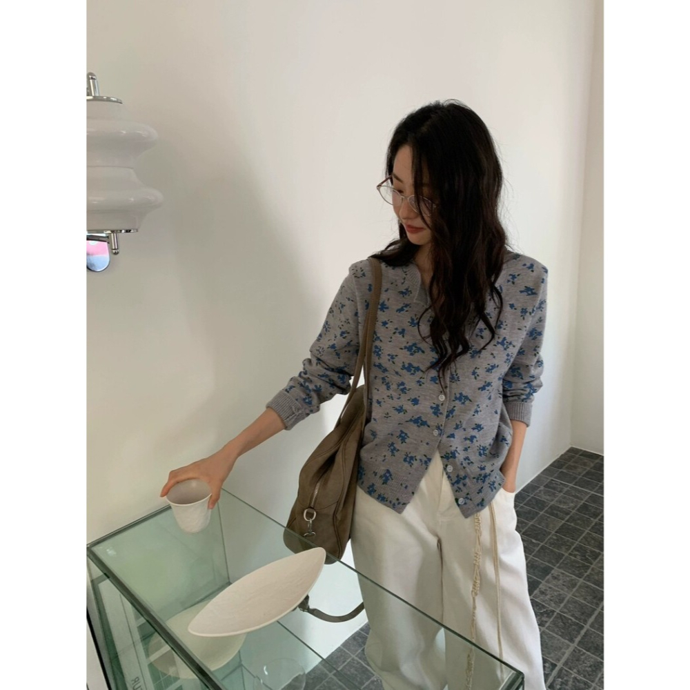 春。法式街古氣質 清新減齡小碎花 單排扣圓領親膚細針織外套上-Euphoria Store-細節圖8