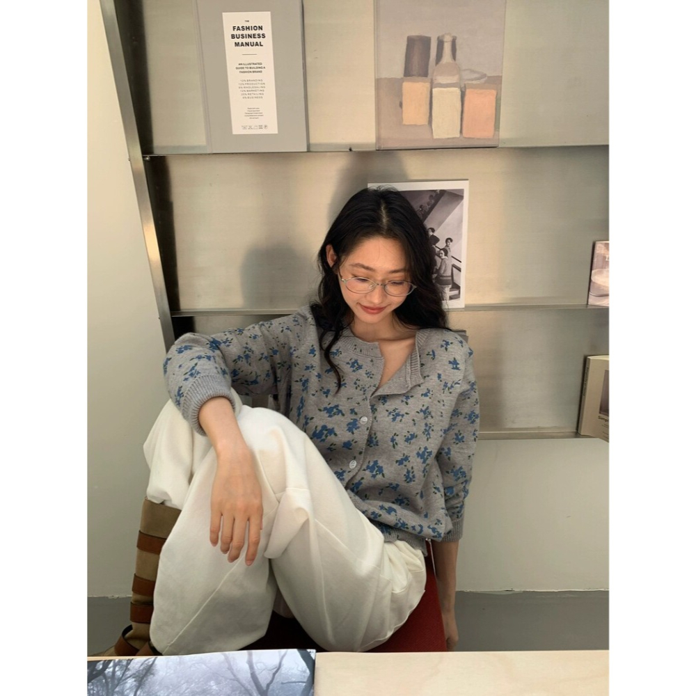 春。法式街古氣質 清新減齡小碎花 單排扣圓領親膚細針織外套上-Euphoria Store-細節圖9