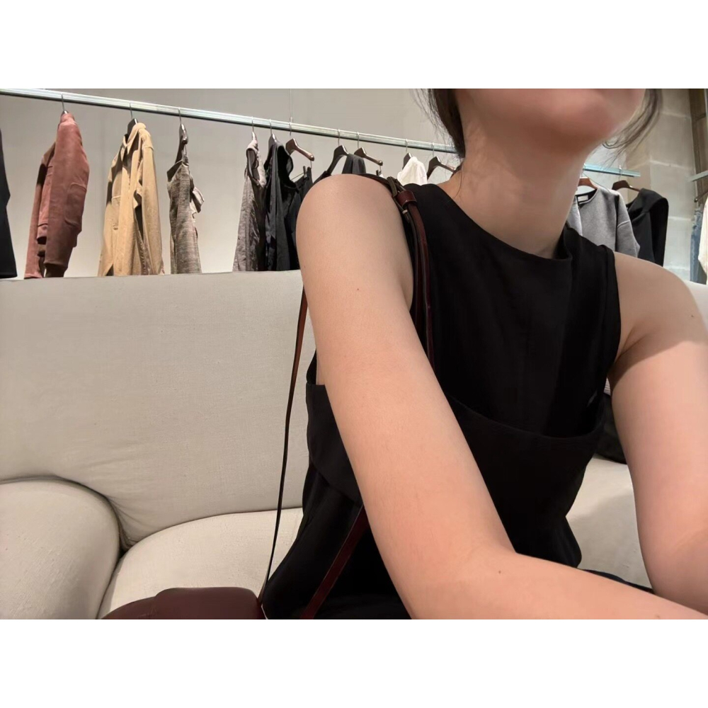 夏。韓系chic 極簡氣質小姐姐 疊穿造型短款吊帶馬甲+飄逸A字無袖背心連身裙洋裝-Euphoria Store-細節圖9