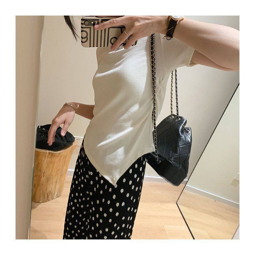 夏。簡約帶點小設計 修身顯瘦 下擺不規則腰側褶皺圓領短袖T恤上衣-Euphoria Store-細節圖2