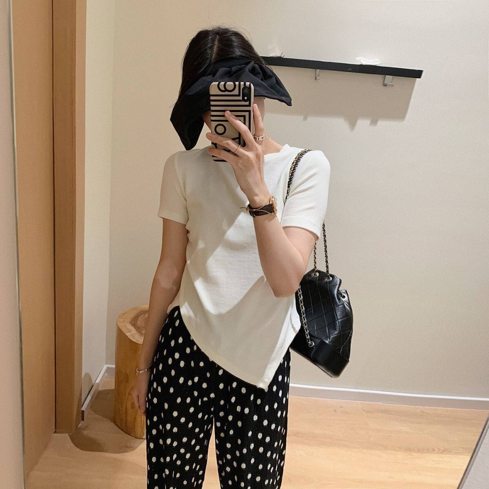 夏。簡約帶點小設計 修身顯瘦 下擺不規則腰側褶皺圓領短袖T恤上衣-Euphoria Store-規格圖9