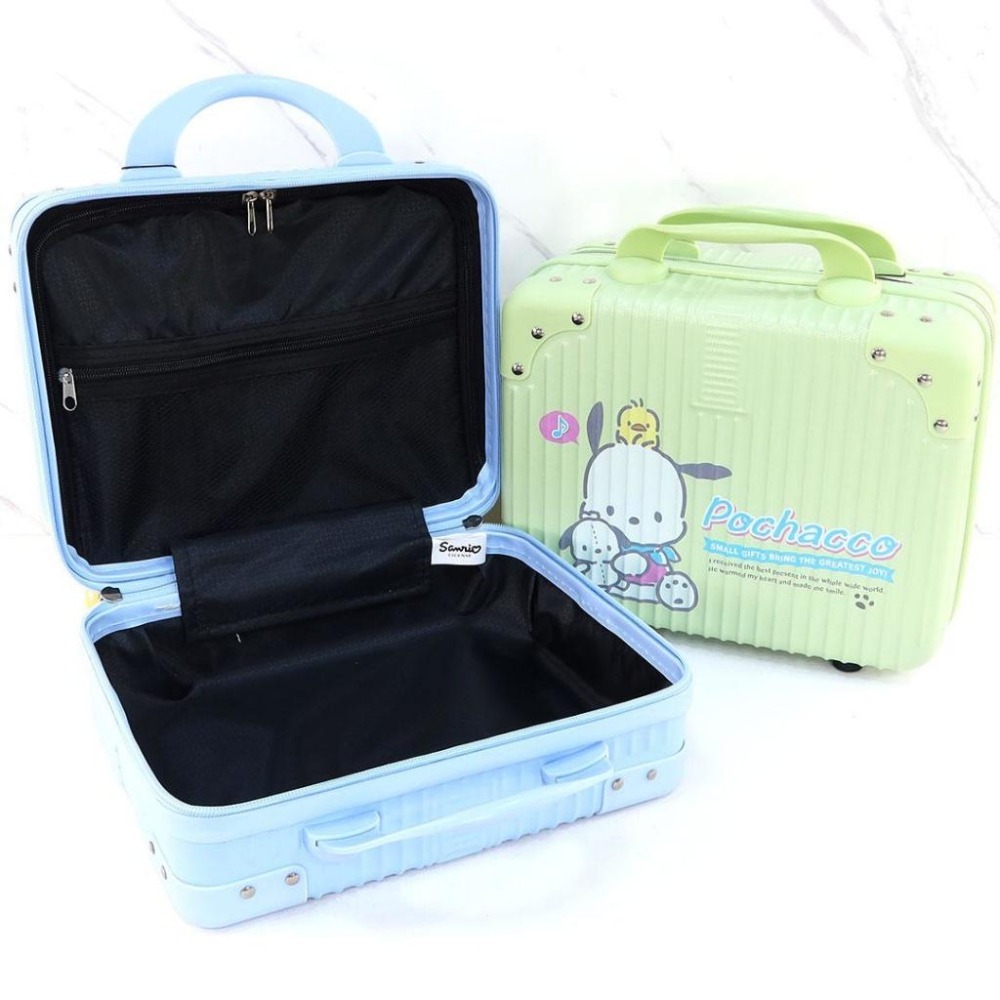 【7-ELEVEN 門市團購】三麗鷗 帕恰狗 旅行格紋行李箱 背帶旅行箱 手提箱 化妝箱 行李箱 旅行箱-細節圖2