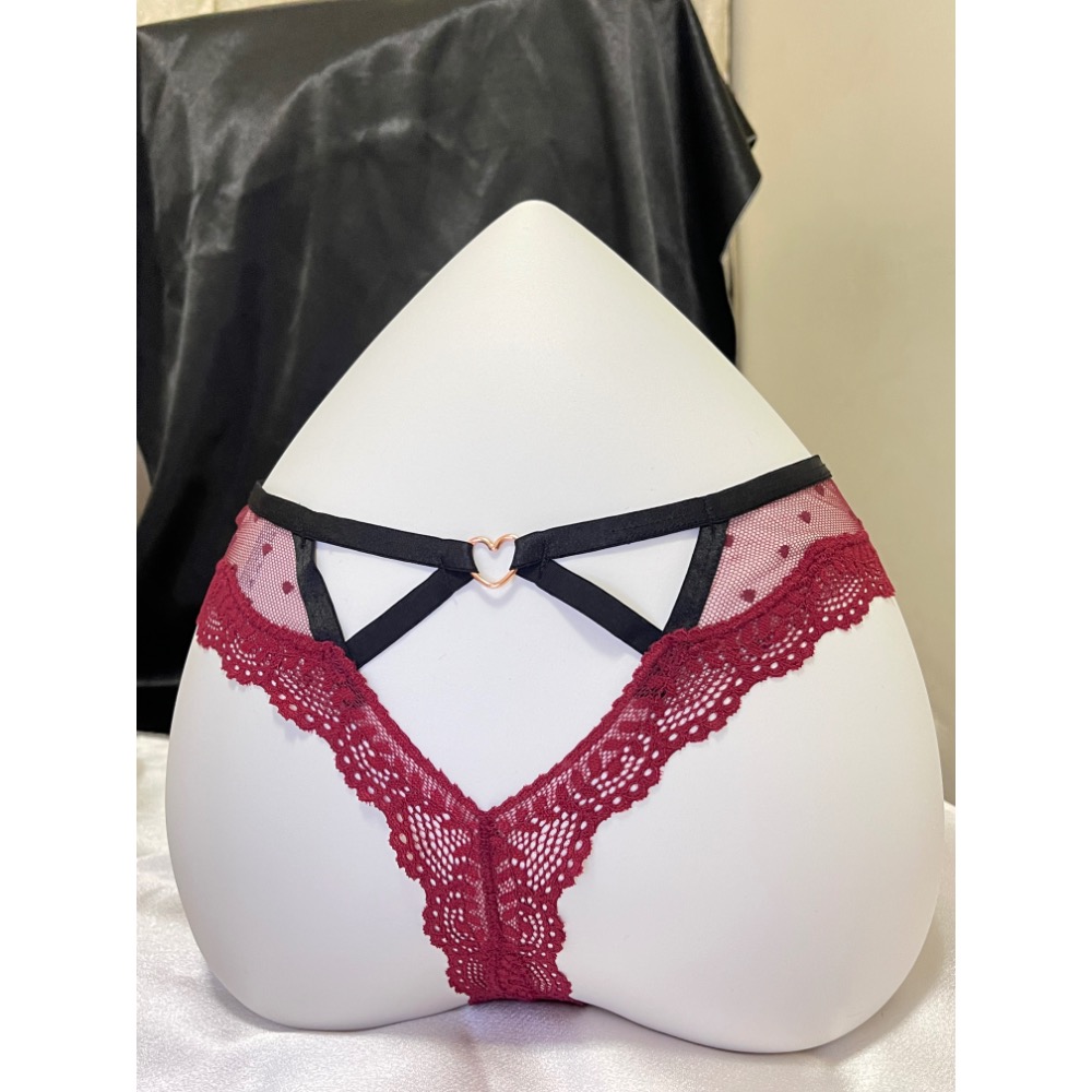 【任選三件只要$599】FU0056 自留款 法式愛心鏤空丁字褲-細節圖4