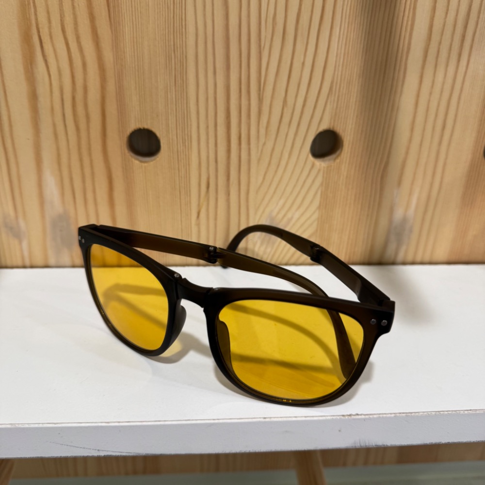黃鏡片黑框折疊式收納 墨鏡-細節圖2