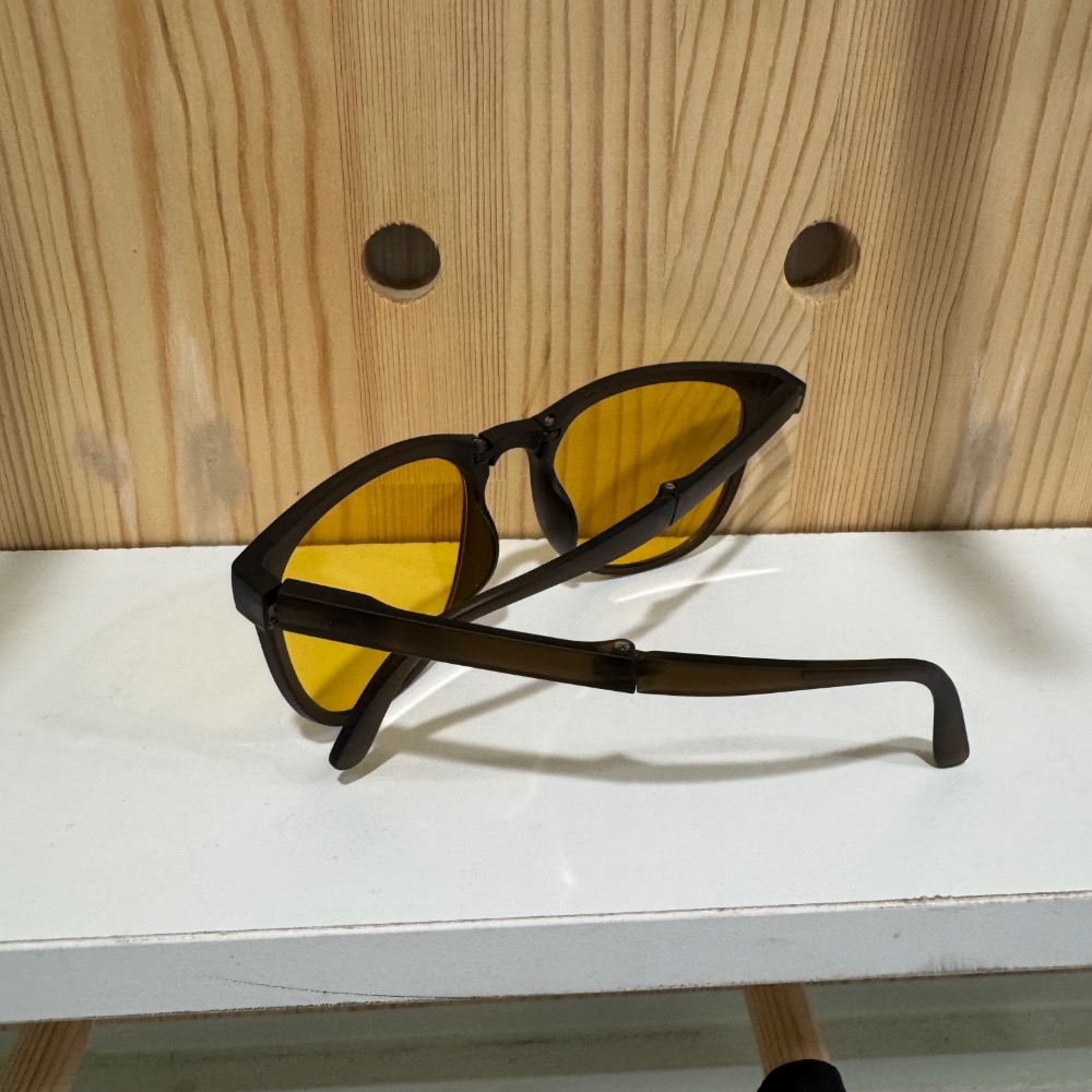 黃鏡片黑框折疊式收納 墨鏡-細節圖3
