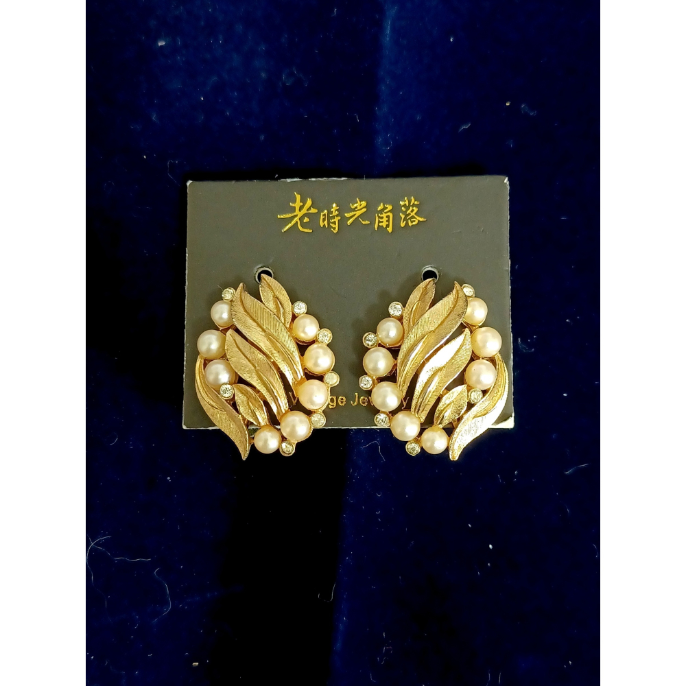 vintage jewelry Trifari 金色珍珠璇葉 夾式耳環 1280元-細節圖3