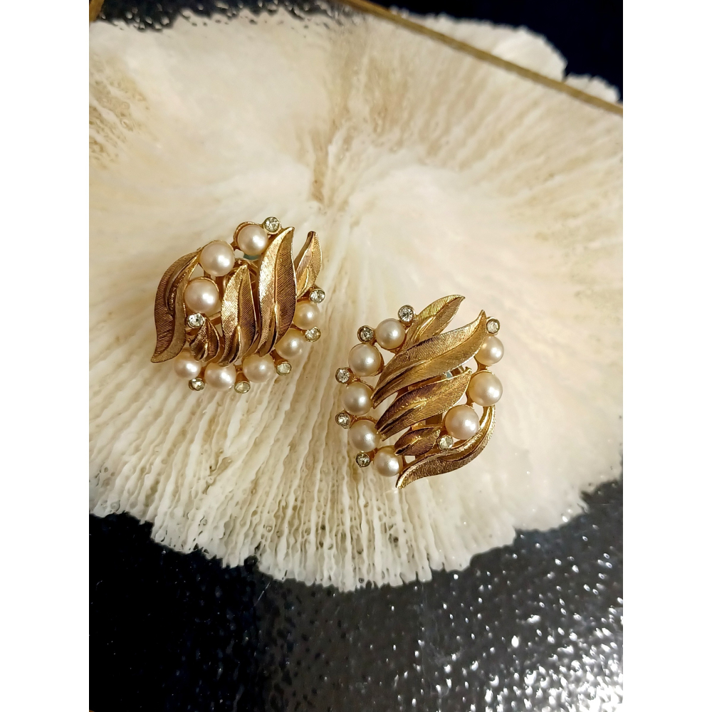 vintage jewelry Trifari 金色珍珠璇葉 夾式耳環 1280元-細節圖5
