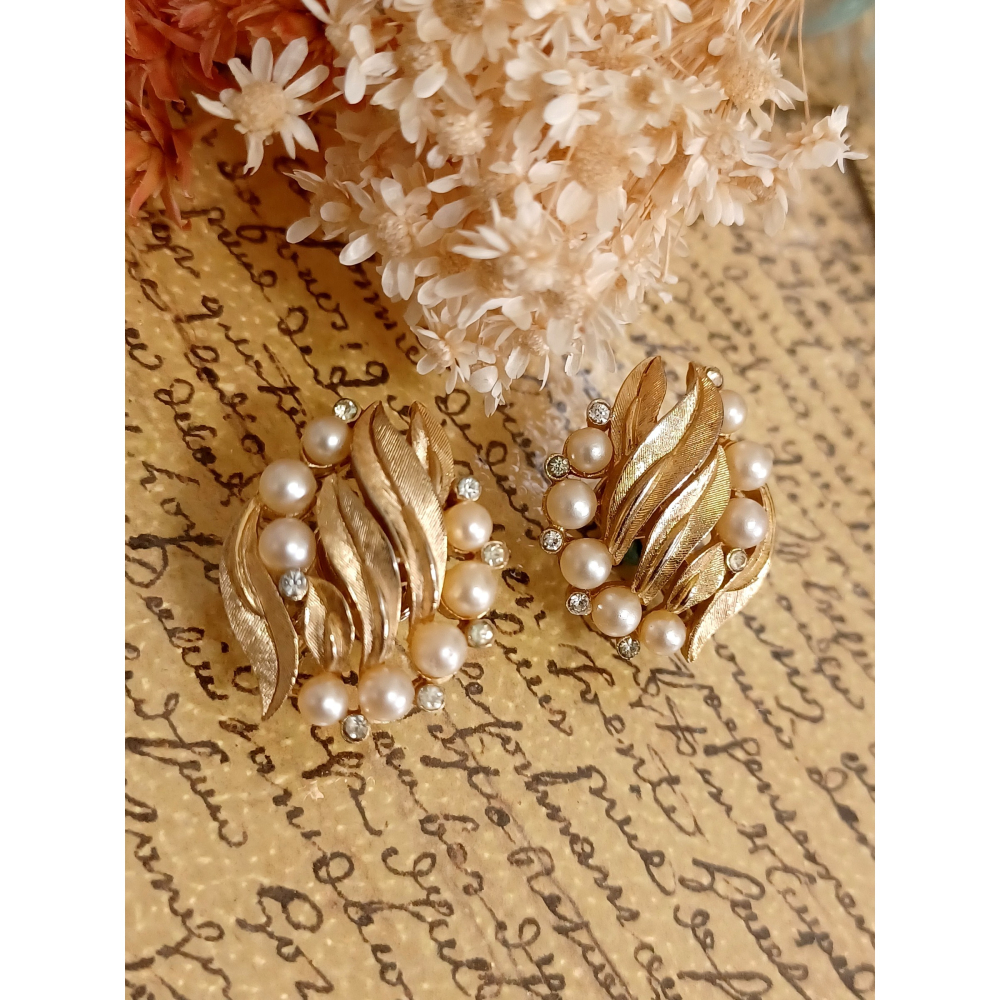 vintage jewelry Trifari 金色珍珠璇葉 夾式耳環 1280元-細節圖6