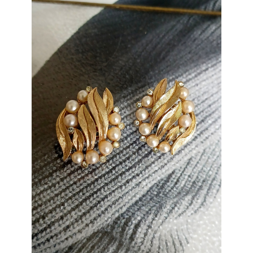 vintage jewelry Trifari 金色珍珠璇葉 夾式耳環 1280元-細節圖7