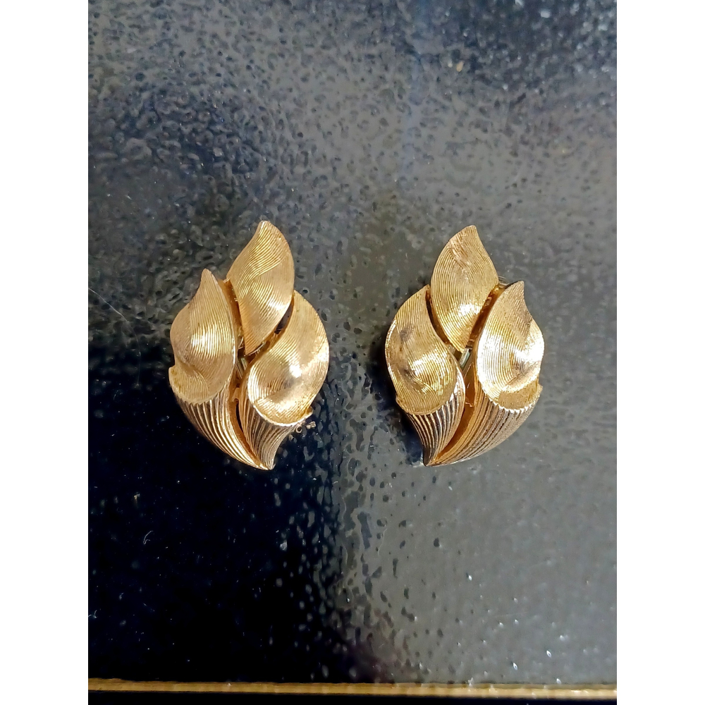 vintage jewelry Trifari 典雅刷金抽象造型 夾式耳環 980元-細節圖3