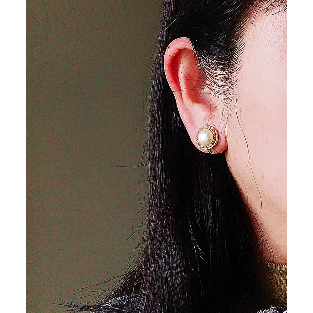 vintage jewelry Trifari 典雅金色仿珍珠圓形夾式耳環 820元-細節圖2