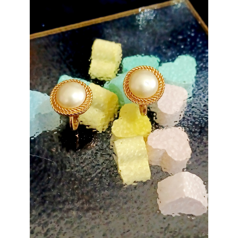 vintage jewelry Trifari 典雅金色仿珍珠圓形夾式耳環 820元-細節圖4