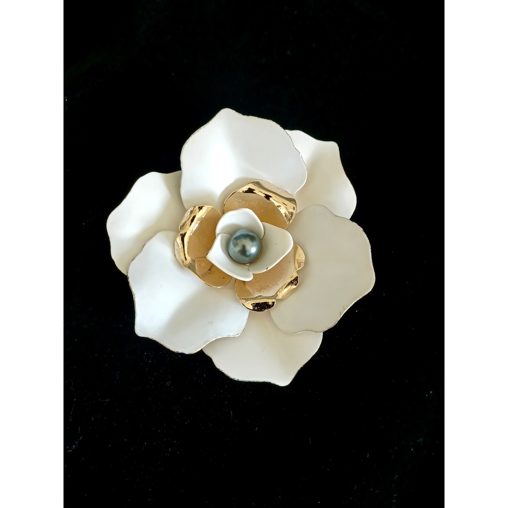 vintage jewelry Sarah cov  Camellia系列 白色琺瑯花 別針 1280元-細節圖4