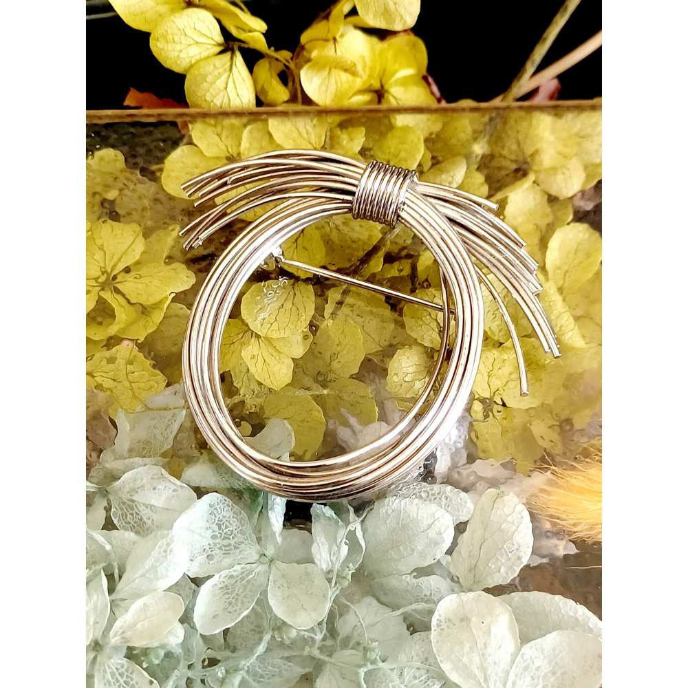 vintage jewelry  典雅立體金屬絲花環 胸針 別針 1180元-細節圖6