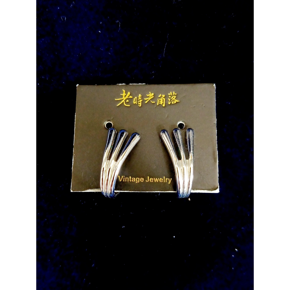 vintage jewelry  AVON 經典銀色三爪 夾式耳環 780元-細節圖5