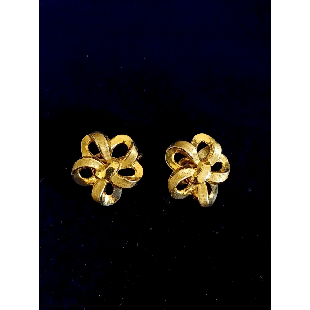 vintage jewelry Trifari 典雅金色花朵蝴蝶結 夾式耳環 980元-細節圖6