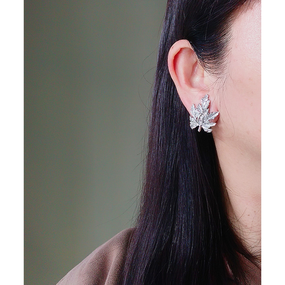 vintage jewelry  典雅立體銀色蕨葉 夾式耳環 680元-細節圖2