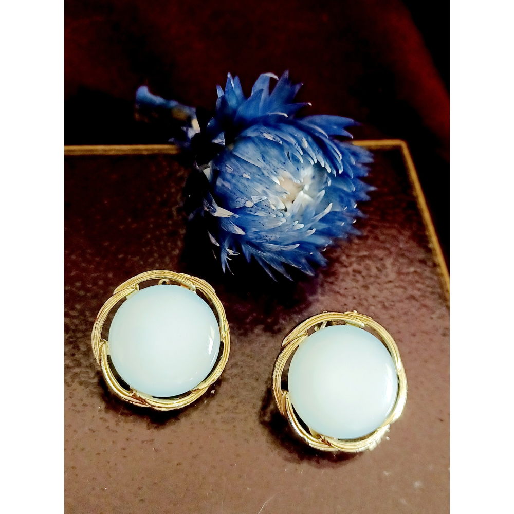 vintage jewelry  LISNER 氣質佳人淡藍塑膠玻璃 夾式耳環 680元-細節圖6