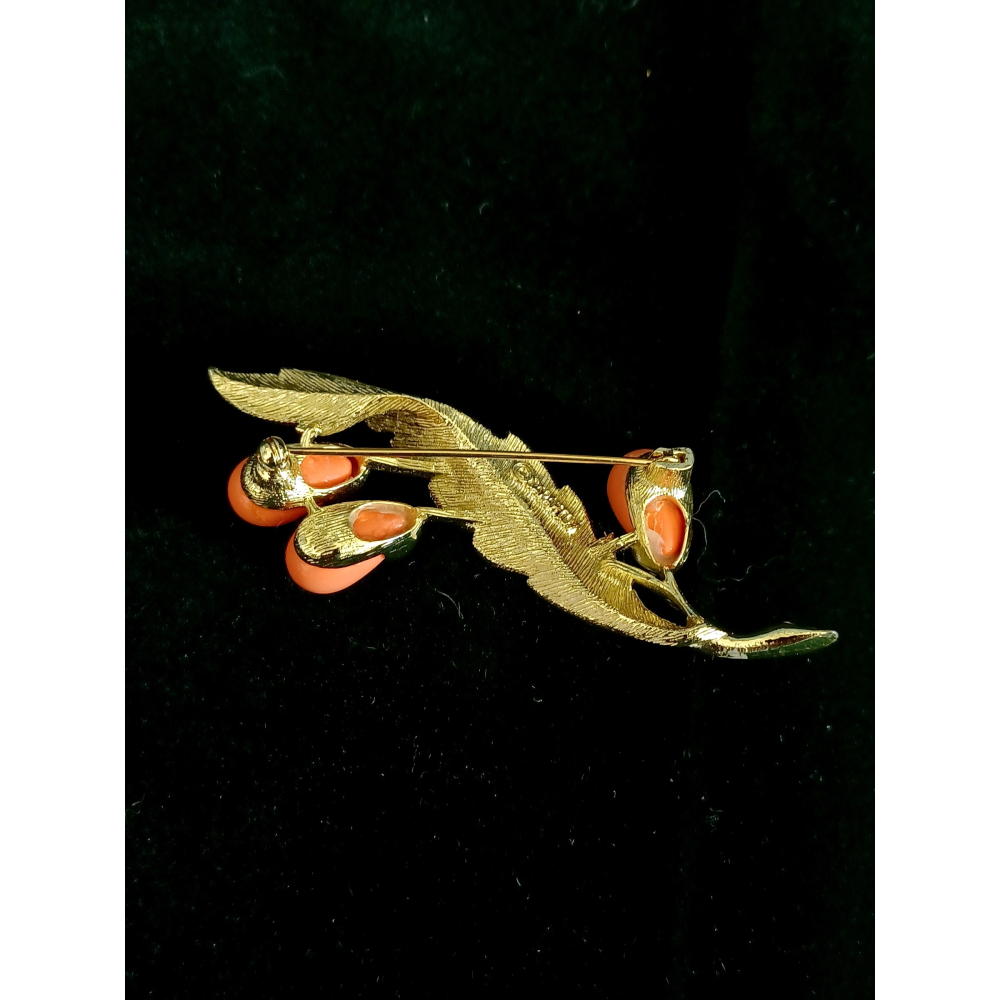 vintage jewelry Sarah cov  金色仿橙色珊瑚葉 別針 1280元-細節圖9