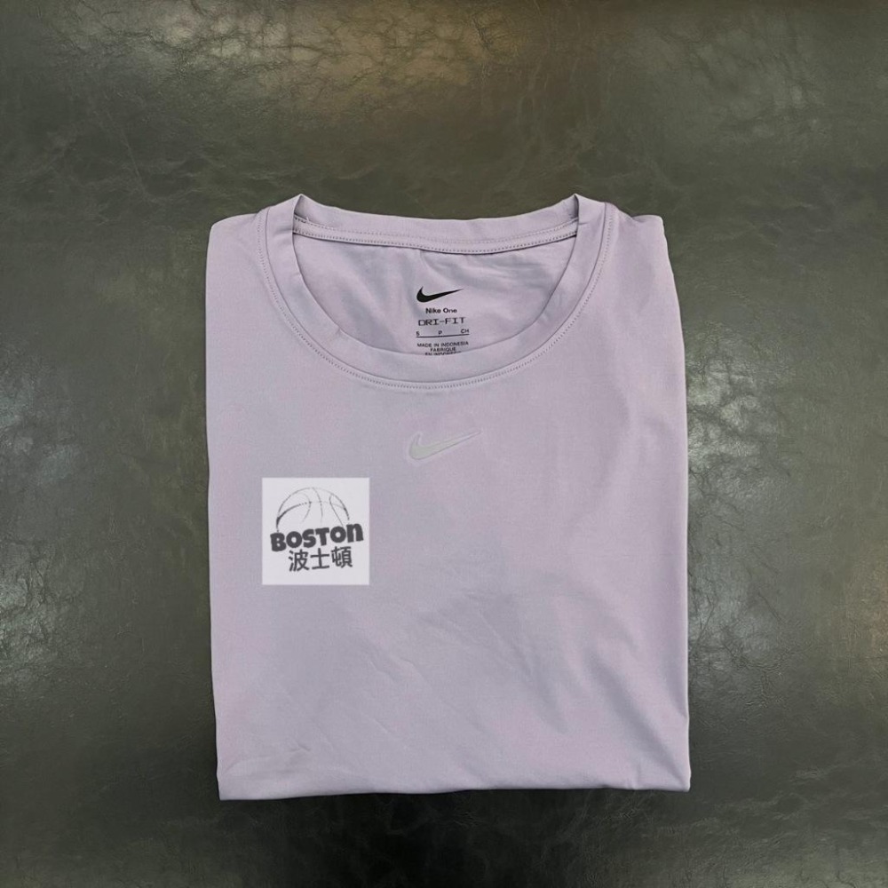 Nike 女款 排汗衣 慢跑衣 上衣 瑜珈 跑步 速乾 透氣 短袖 亮紫 FN2799512 深紫509 綠361-細節圖3