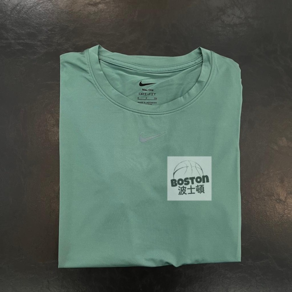 Nike 女款 排汗衣 慢跑衣 上衣 瑜珈 跑步 速乾 透氣 短袖 亮紫 FN2799512 深紫509 綠361-細節圖4