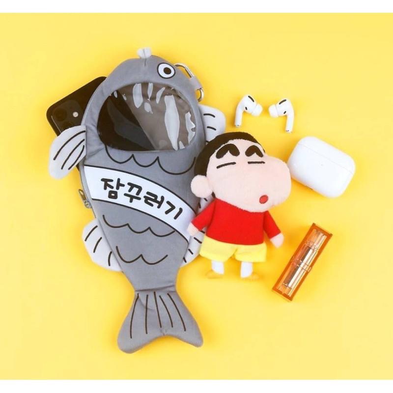 現貨🔥韓國 蠟筆小新睡袋造型拉鍊包 吊飾 筆袋 收納袋 手機包 韓國獨家限定🇰🇷 禮物-細節圖4