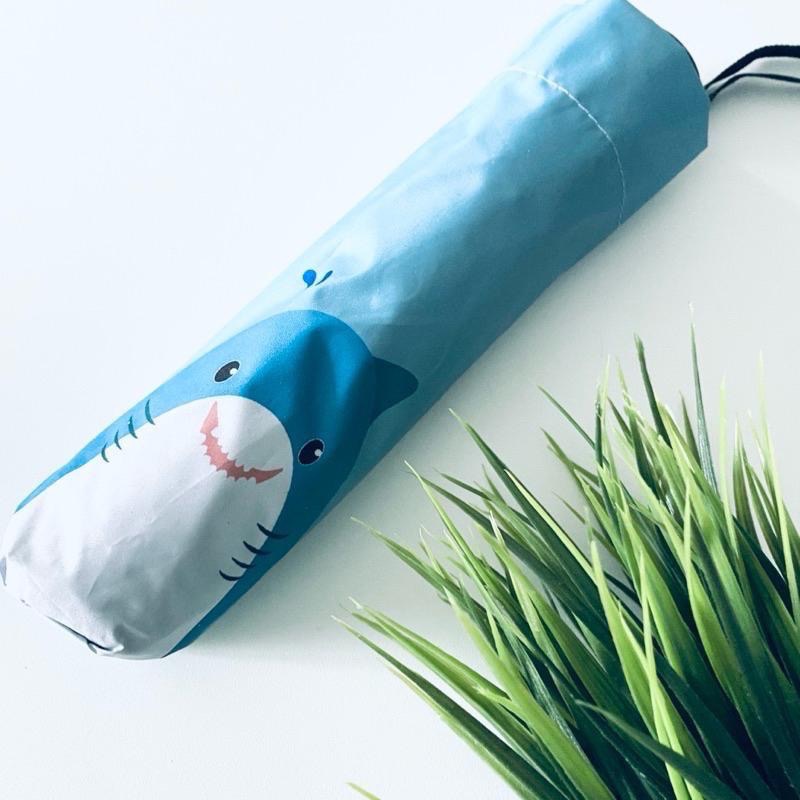 回頭率超高！【IKEA_鯊鯊折疊傘】可愛到尖叫 超萌晴雨兩用傘 限量 全新現貨-細節圖2