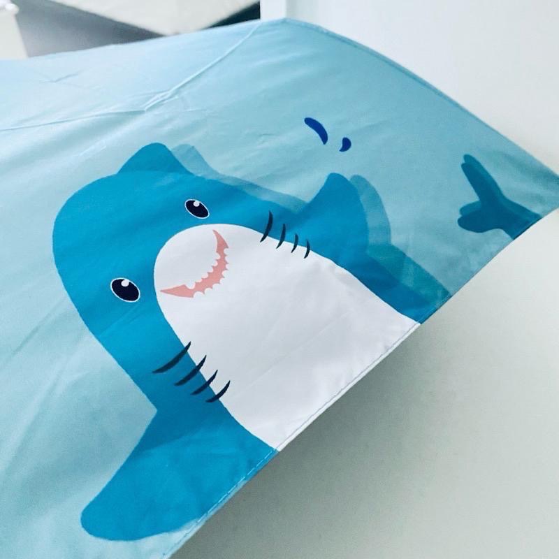 回頭率超高！【IKEA_鯊鯊折疊傘】可愛到尖叫 超萌晴雨兩用傘 限量 全新現貨-細節圖3