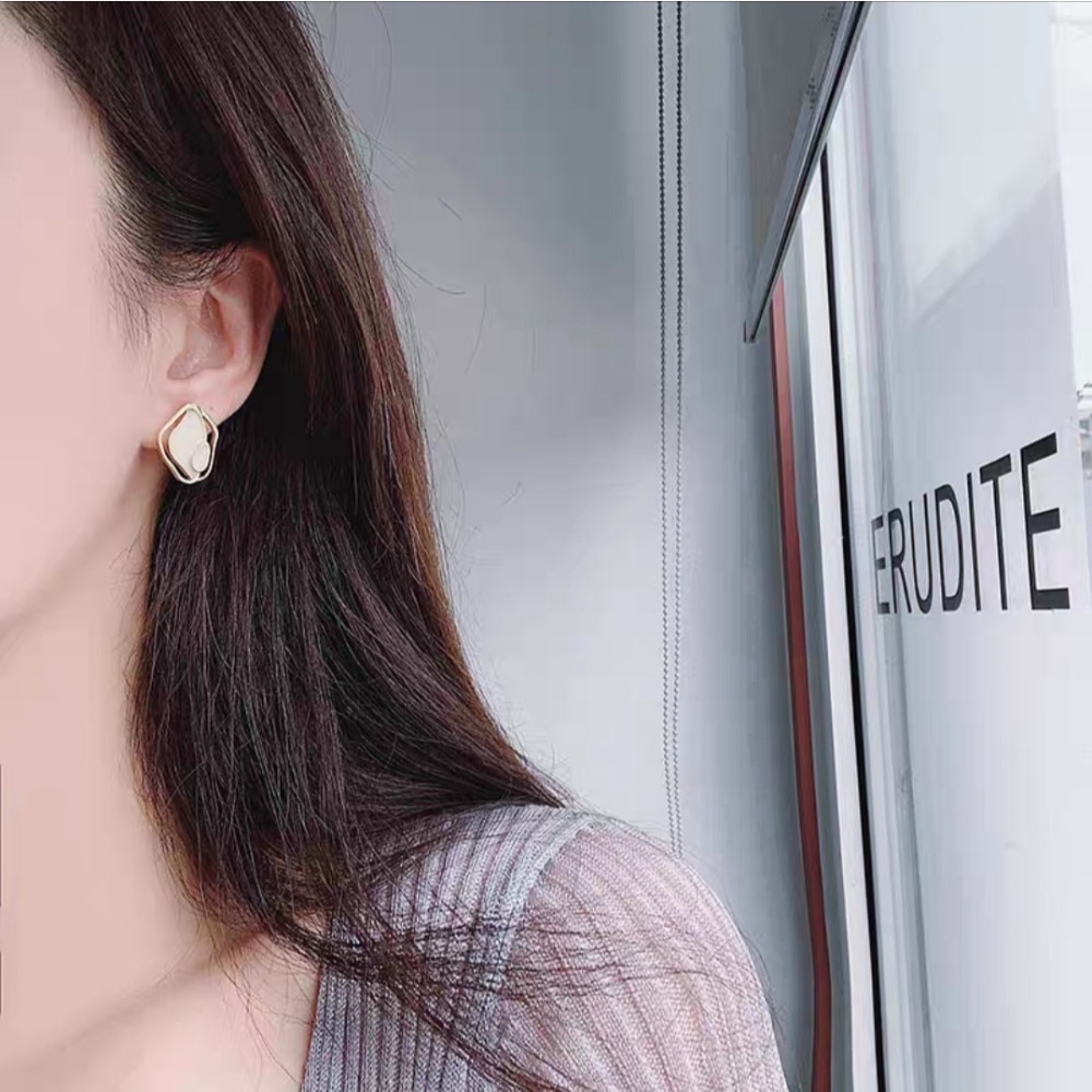 現貨☆S925銀針耳環✜韓國設計韓款✜金色耳環/耳夾/大理石金邊/石紋/簡約耳環-細節圖4