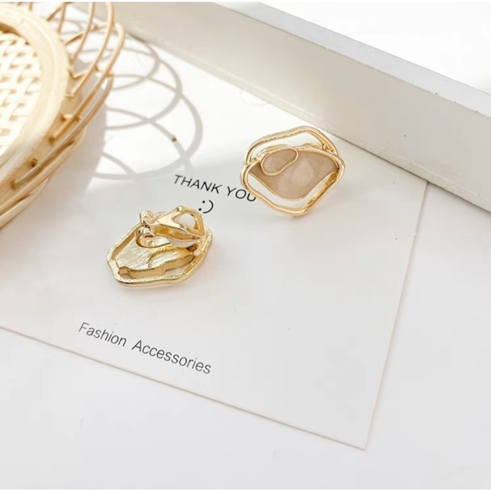 現貨☆S925銀針耳環✜韓國設計韓款✜金色耳環/耳夾/大理石金邊/石紋/簡約耳環-細節圖6