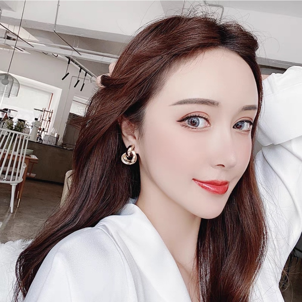 現貨★S925銀針耳環✜韓國設計韓款✜歐美風耳環/金色耳環/金屬感三環/高級感簡約/耳夾-細節圖2