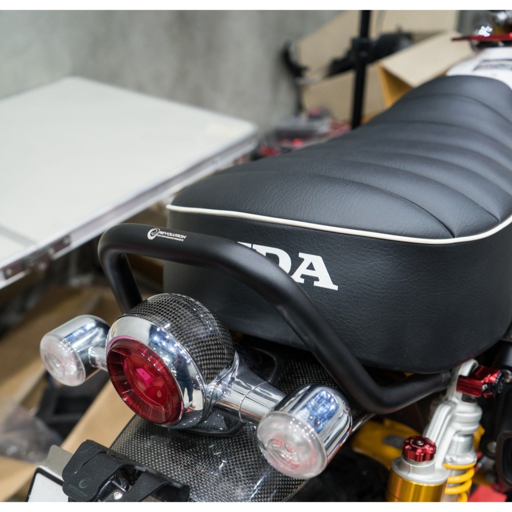 預購 Monkey125  鋁製 扶手 後扶手 後背靠 REVOLUTION 美觀 浩哥部品-細節圖2