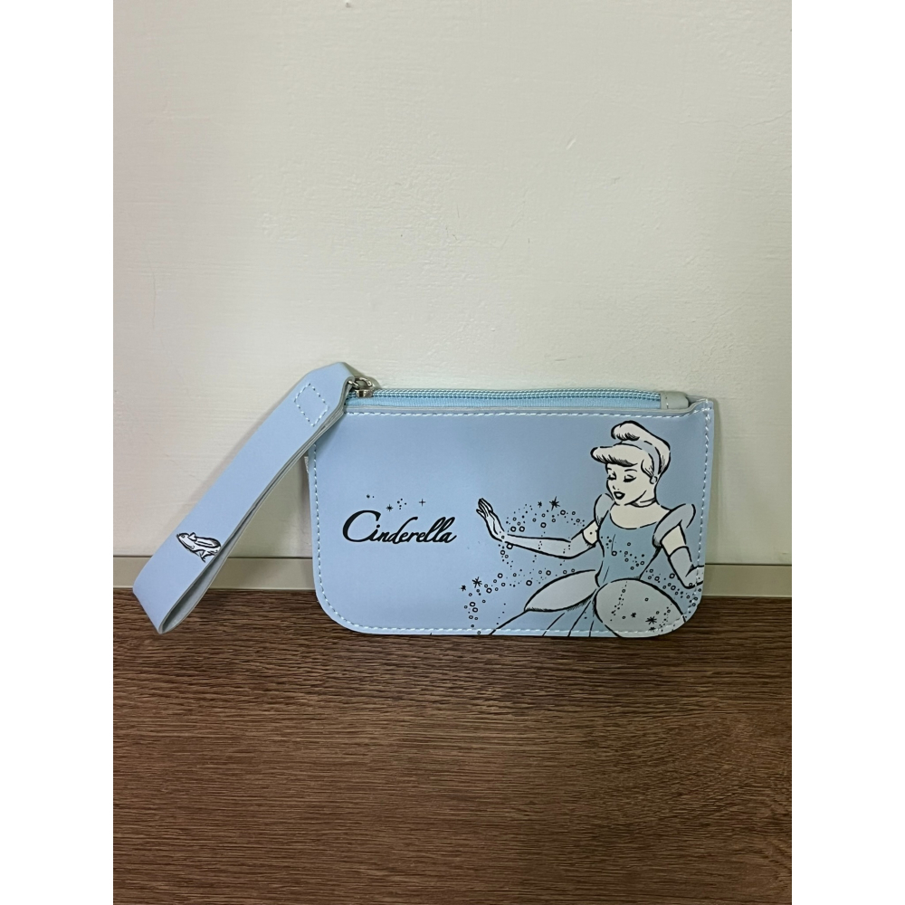 天藍小舖  迪士尼系列人物-仙杜瑞拉 行李箱束帶、背包零錢收納袋、大頭尼龍護照包、手拿零錢收納包 全新四樣一起賣-細節圖4