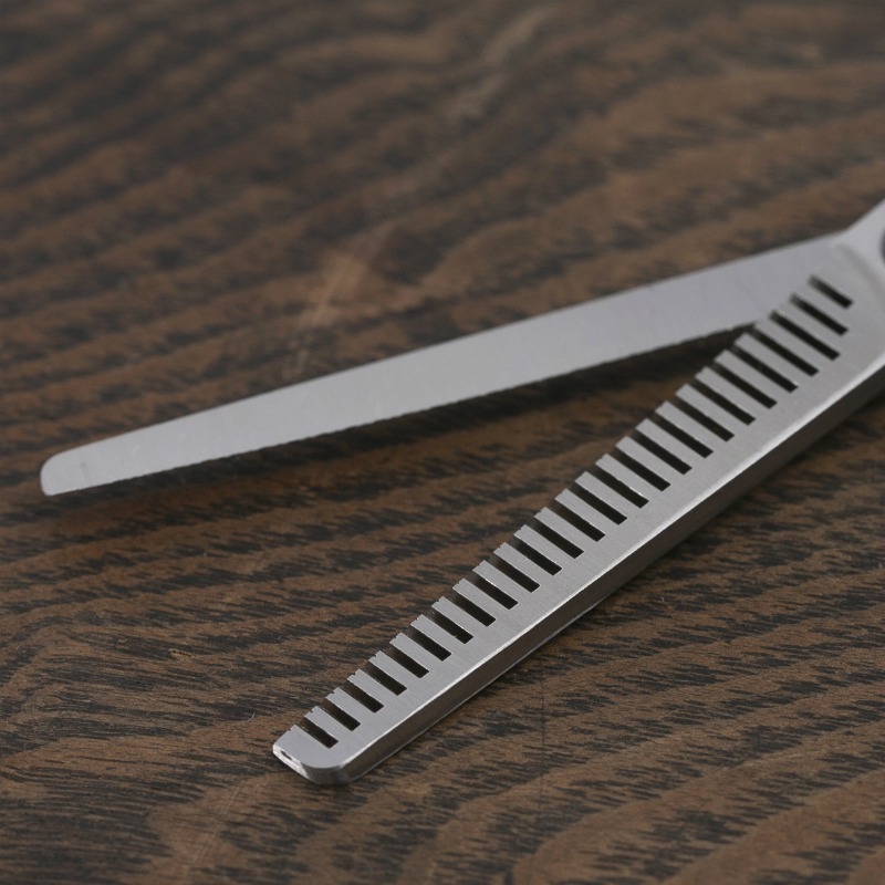 【現貨】【日本製🇯🇵】KAI 貝印 關孫六 不鏽鋼理髮剪|打薄剪 在家也能輕鬆修剪瀏海與造型 打薄剪刀 修髮剪刀-細節圖9