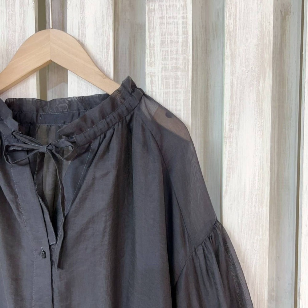 日-透膚垂袖上衣-1色-細節圖2