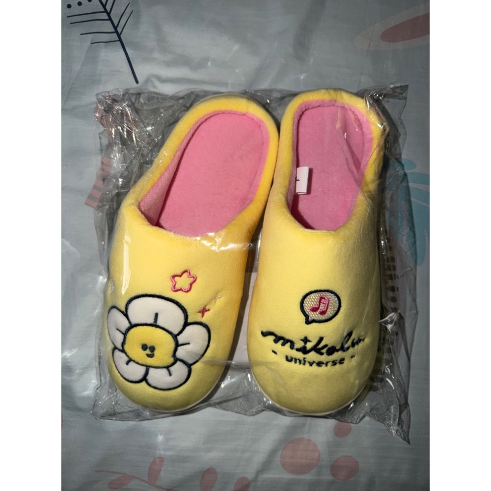 【Microcrazy】蜜可魯小花 絨毛拖鞋 康是美抽抽樂-細節圖2