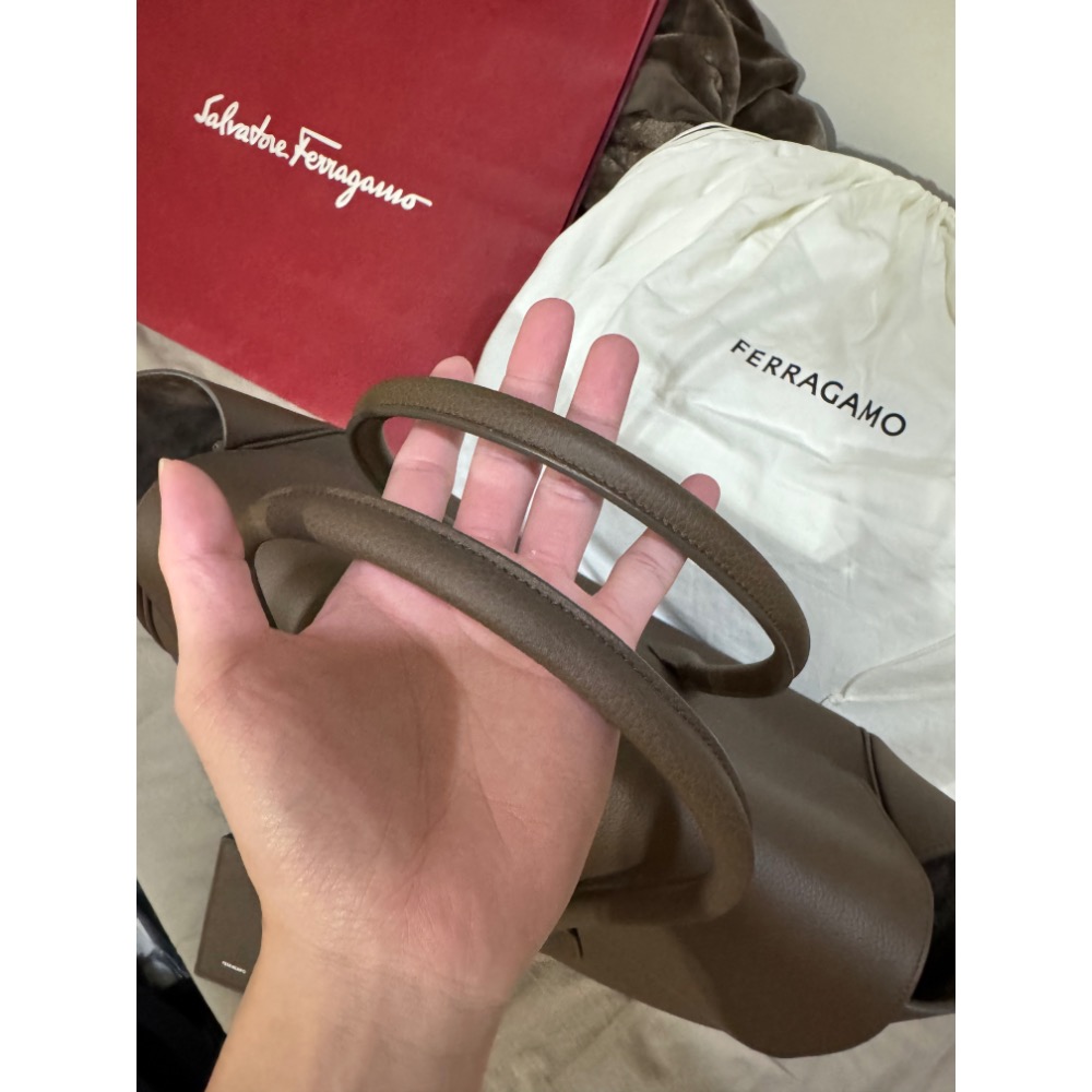 Ferragamo east west tote bag 托特包-細節圖3