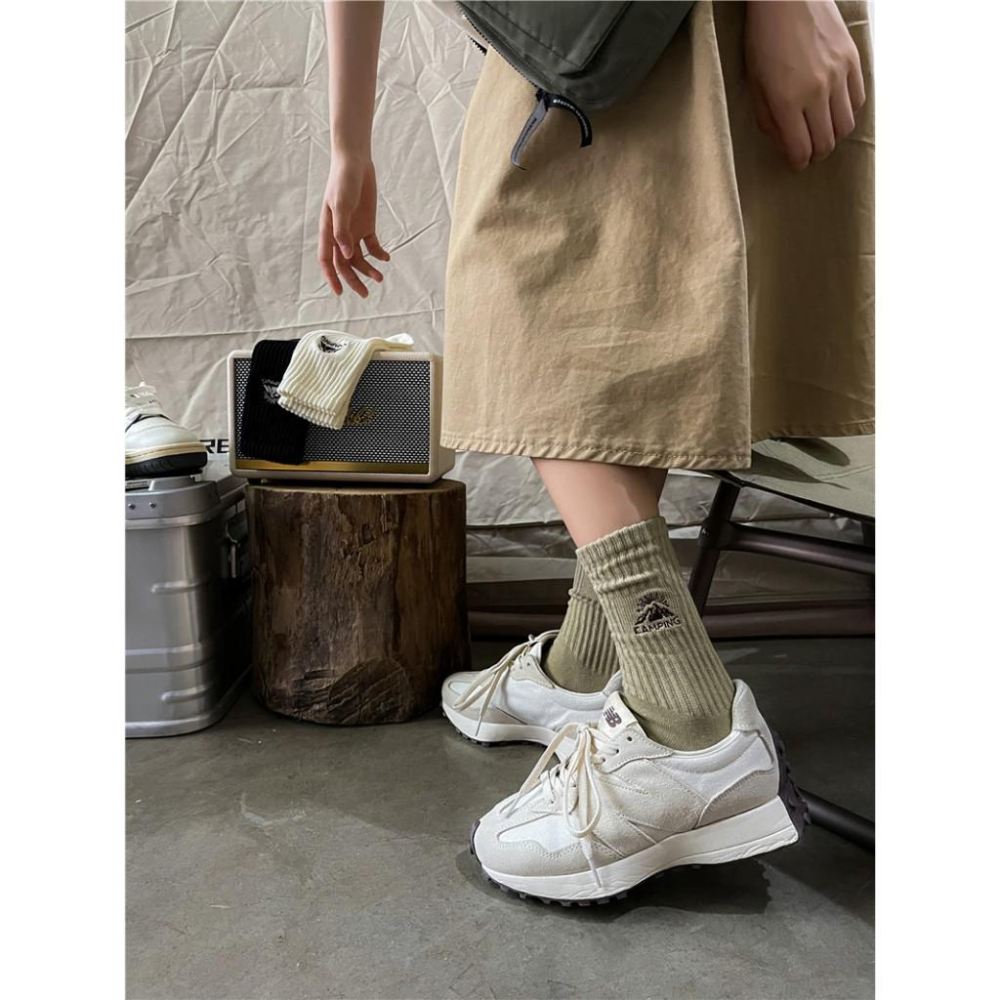 台灣公司貨 街頭 雪山 山脈 刺繡襪 中筒襪 長襪 露營 雪山襪 戶外 透氣 棉 刺繡襪子 直條紋襪-細節圖5