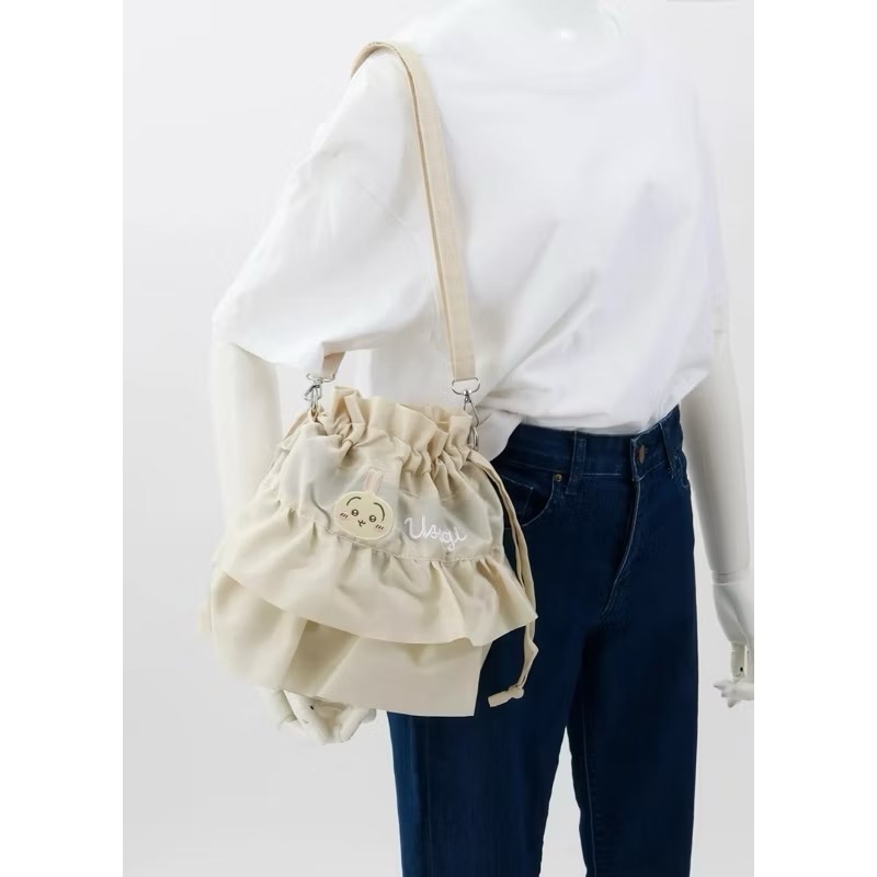 日本正版2/21春季新品 《預購品》 Chiikawa吉伊卡哇 水桶包 側背包 單肩側背包 精巧花朵摺邊-規格圖2