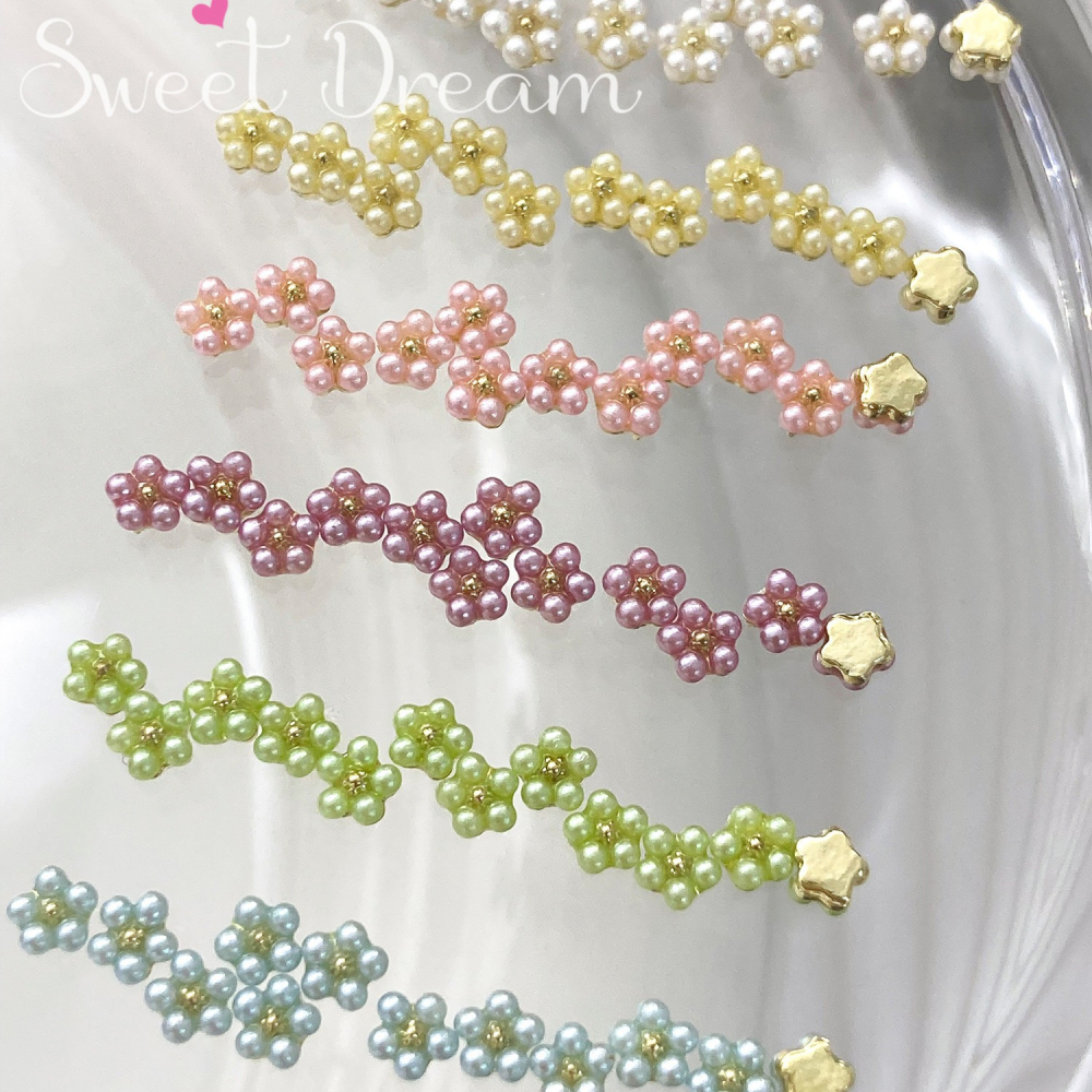 【美甲飾品】迷你金底高亮珍珠小花。美甲珍珠。立體小花。珍珠五瓣花。金底珍珠花。美甲小花。美甲鑽飾。珍珠飾品。指甲珍珠。-細節圖2