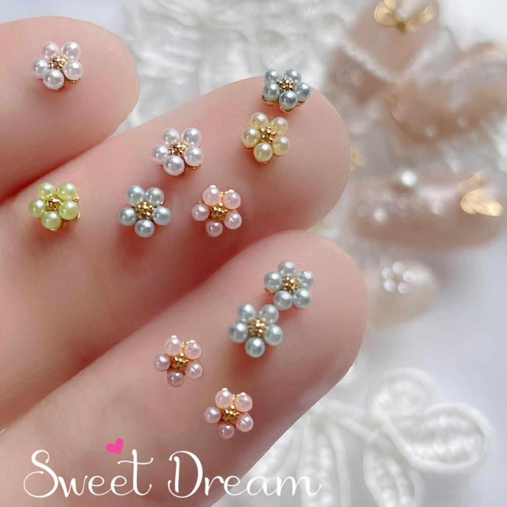 【美甲飾品】迷你金底高亮珍珠小花。美甲珍珠。立體小花。珍珠五瓣花。金底珍珠花。美甲小花。美甲鑽飾。珍珠飾品。指甲珍珠。-細節圖7