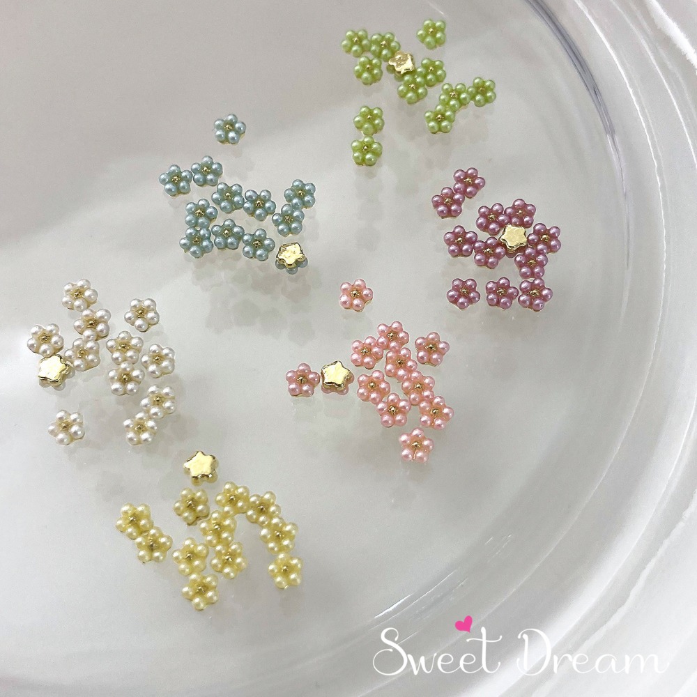 【美甲飾品】迷你金底高亮珍珠小花。美甲珍珠。立體小花。珍珠五瓣花。金底珍珠花。美甲小花。美甲鑽飾。珍珠飾品。指甲珍珠。-規格圖7