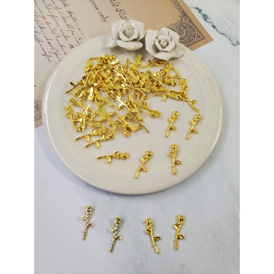 【美甲飾品】淺金玫瑰合金飾品。造型玫瑰鑽。玫瑰指甲飾品。花朵美甲飾品。玫瑰立鑽。玫瑰金屬飾品。指甲玫瑰-規格圖7