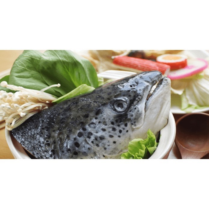 【蝦鮮生蟹小姐】鮭魚頭 剖半   800-1000克  一顆2個半邊   *充滿豐富的油脂及膠質~**每顆220元**-細節圖5